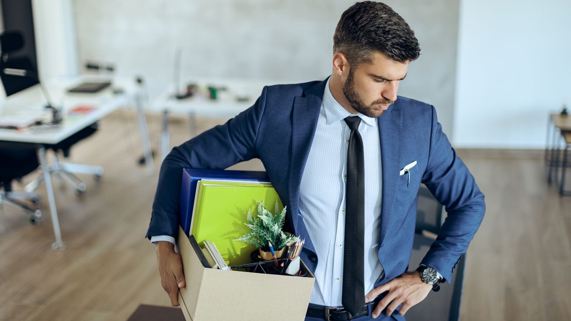 El derecho a la defensa del trabajador se protege mediante una audiencia donde puede responder, controvertir y aportar información relevante - crédito Freepik