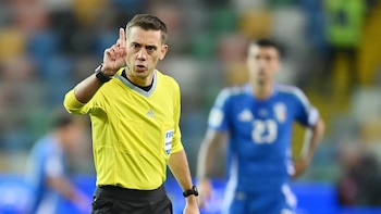 El francés Clément Turpin arbitrará el Atlético-Barça