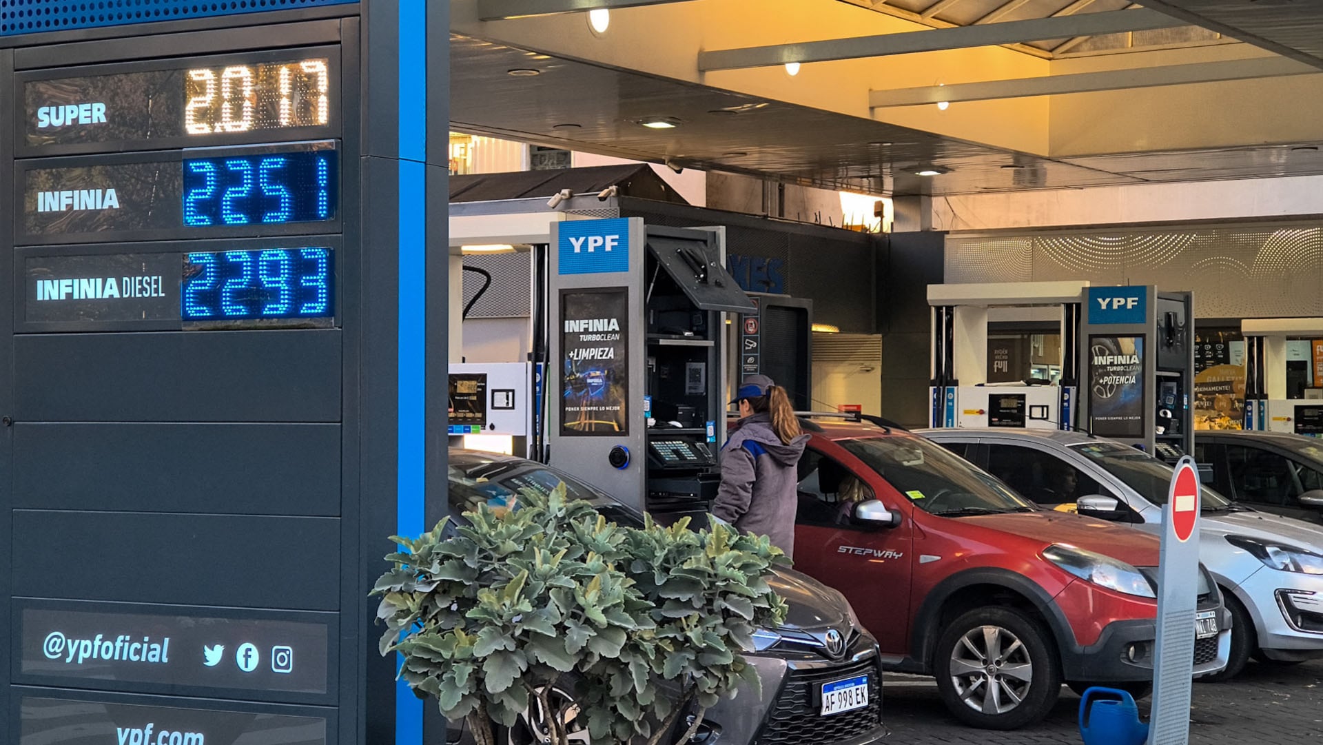 El incremento de tarifas reguladas y combustibles sostiene el piso inflacionario en torno al 2-3% mensual en Argentina