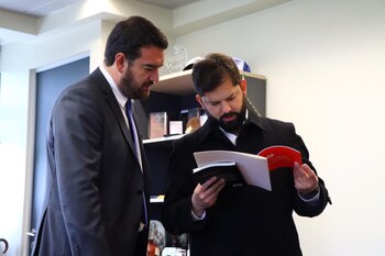 El presidente Boric junto al