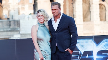 Alan Ritchson confirmó su separación de Catherine tras veinte años de matrimonio