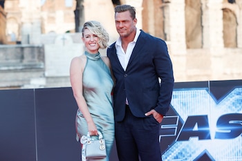 Alan Ritchson y su esposa Catherine Ritchson disfrutan de un matrimonio estable. La familia ha sido una fuente de inspiración para el actor. (Créditos: REUTERS/Remo Casilli)