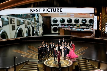 El elenco y el equipo