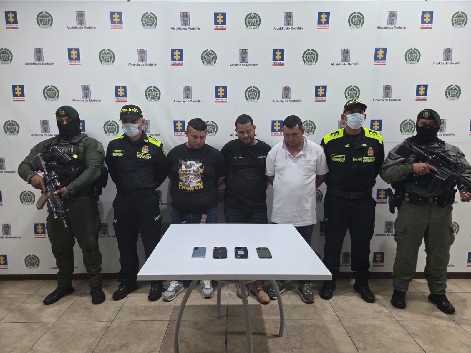 Alias Téllez señalado enlace entre el ELN y el frente 36, fue capturado en Medellín junto con alias Gordo y Jaider - crédito Policía Nacional de Colombia