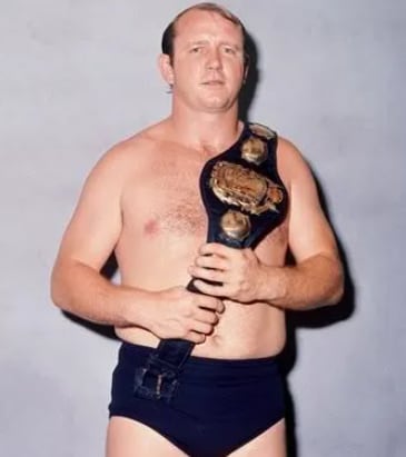 Su recorrido fuera de Estados Unidos lo convirtió en una referencia habitual para el público japonés y en una figura de peso dentro de esa escena (NWA World Heavyweight Champion)