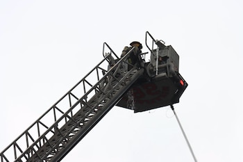 Municipalidad de Lima y Sedapa despliega nmaquinaria y personal para atender incendio en avenida Colonial | MML