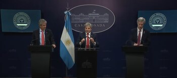 Juan Pazo, Luis Caputo y