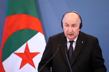 El presidente argelino afirmó que la ruptura diplomática con Emiratos Árabes Unidos habría ocurrido antes si Argelia no hubiera buscado evitar más divisiones en el mundo árabe. (AP/ARCHIVO)