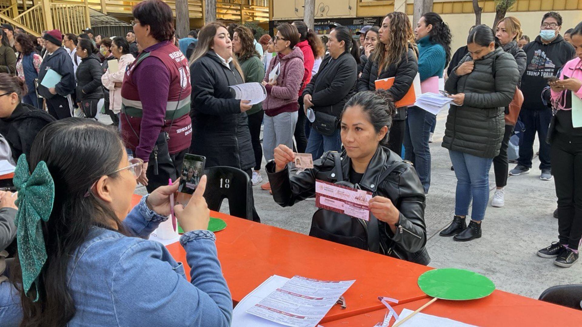 La entrega de la beca se realiza a través de tarjetas del Banco del Bienestar (Gobierno de México)
