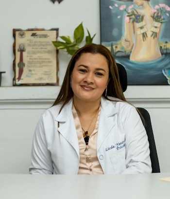 Yanira Ostorga, Presidenta y psicóloga