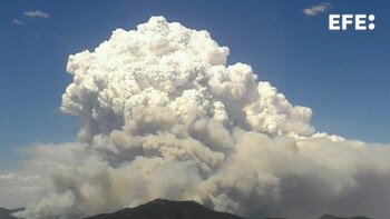 Desalojan decenas de poblaciones del