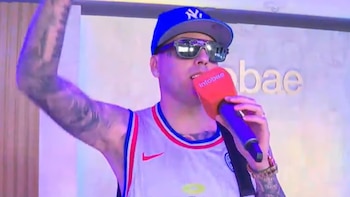 Néstor en Bloque le puso cumbia a Infobae Mundial y levantó el estudio con dos clásicos
