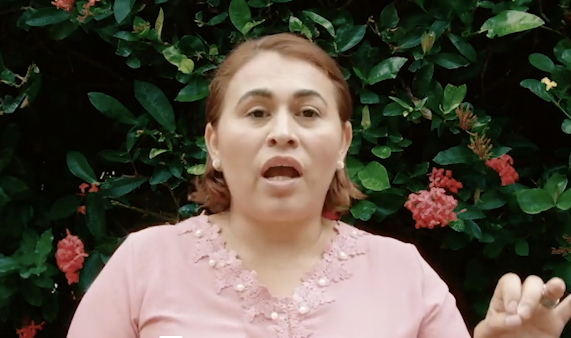 Thelma Montenegro denunció el asesinato de dos hermanos, de su esposo y un sobrino, y la cárcel y destierro de otros. Ahora ella esta presa. (captura de video)