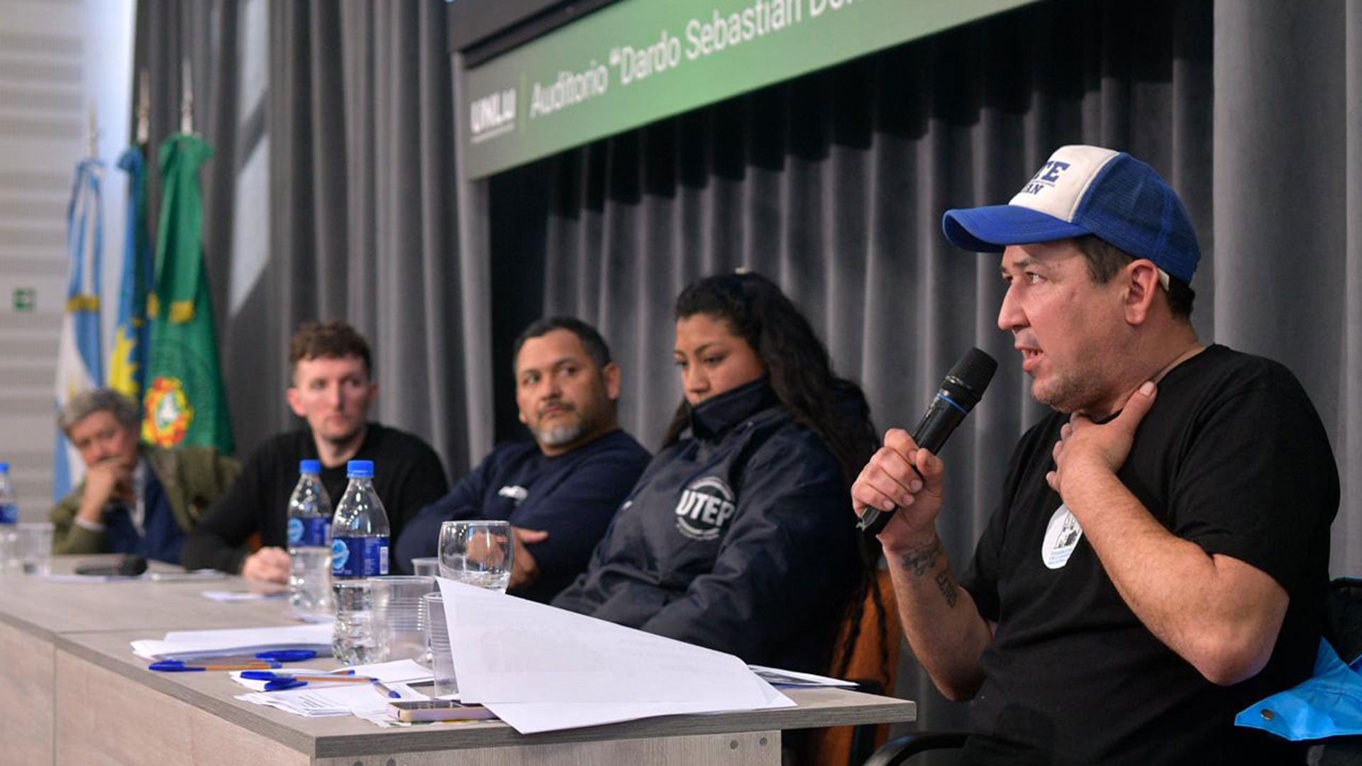 Integrantes de la Unión Trabajadores de la Economía Popular (UTEP) del MTE y autoridades municipales unieron fuerzas para llevar adelante la planta de reciclado que es administrada por una cooperativa de trabajo