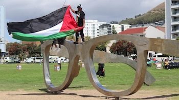 Israel echa al jefe diplomático