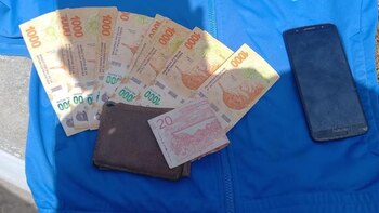 Además de la moto, los