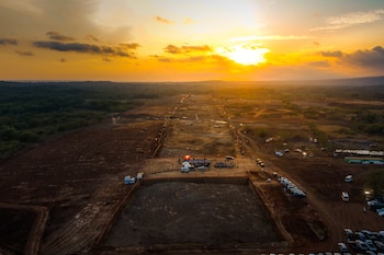 ARCHIVO: La construcción del aeropuerto,