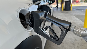 Eléctrico, híbrido o naftero: cuáles son los autos 0 km que menos gastan por kilómetro