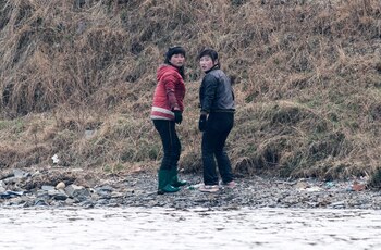 Dos mujeres norcoreanas en la