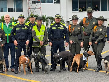 Policía de Cali homenajeó a