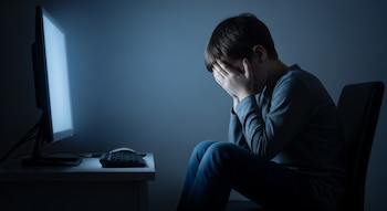 cyberbullying online - crianças - pais - estresse - tecnologia - 22 de junho