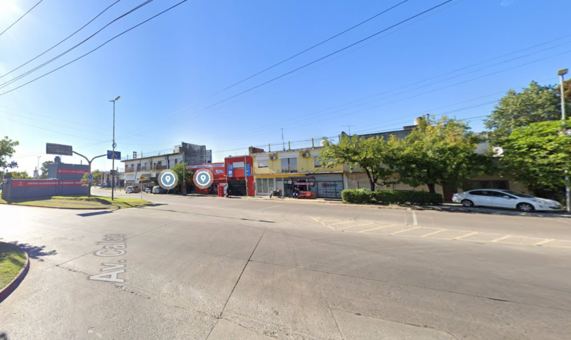 Una avenida de Morón marca la zona donde dos adolescentes fueron detenidos tras el choque entre un automóvil y un colectivo. (Google Maps)