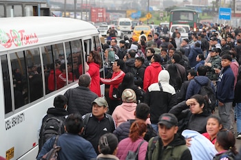 Ante esta situación, los pasajeros prefieren escuchar música, noticias breves e información sobre el tránsito durante sus viajes
