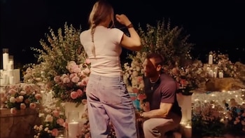 El romántico anuncio de casamiento