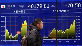 El Nikkei baja más de