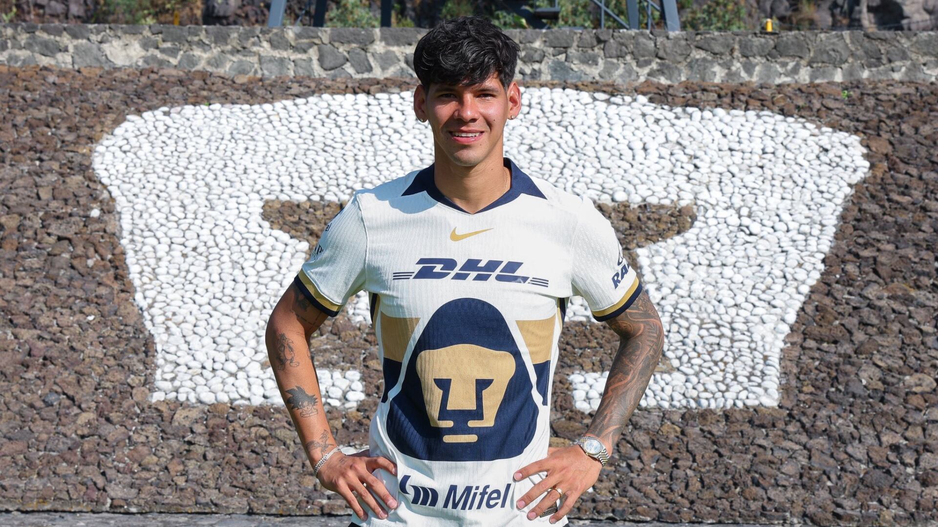 La escuadra universitaria suma al delantero paraguayo tras cerrar una negociación prolongada con Toluca. (X/ @PumasMX)