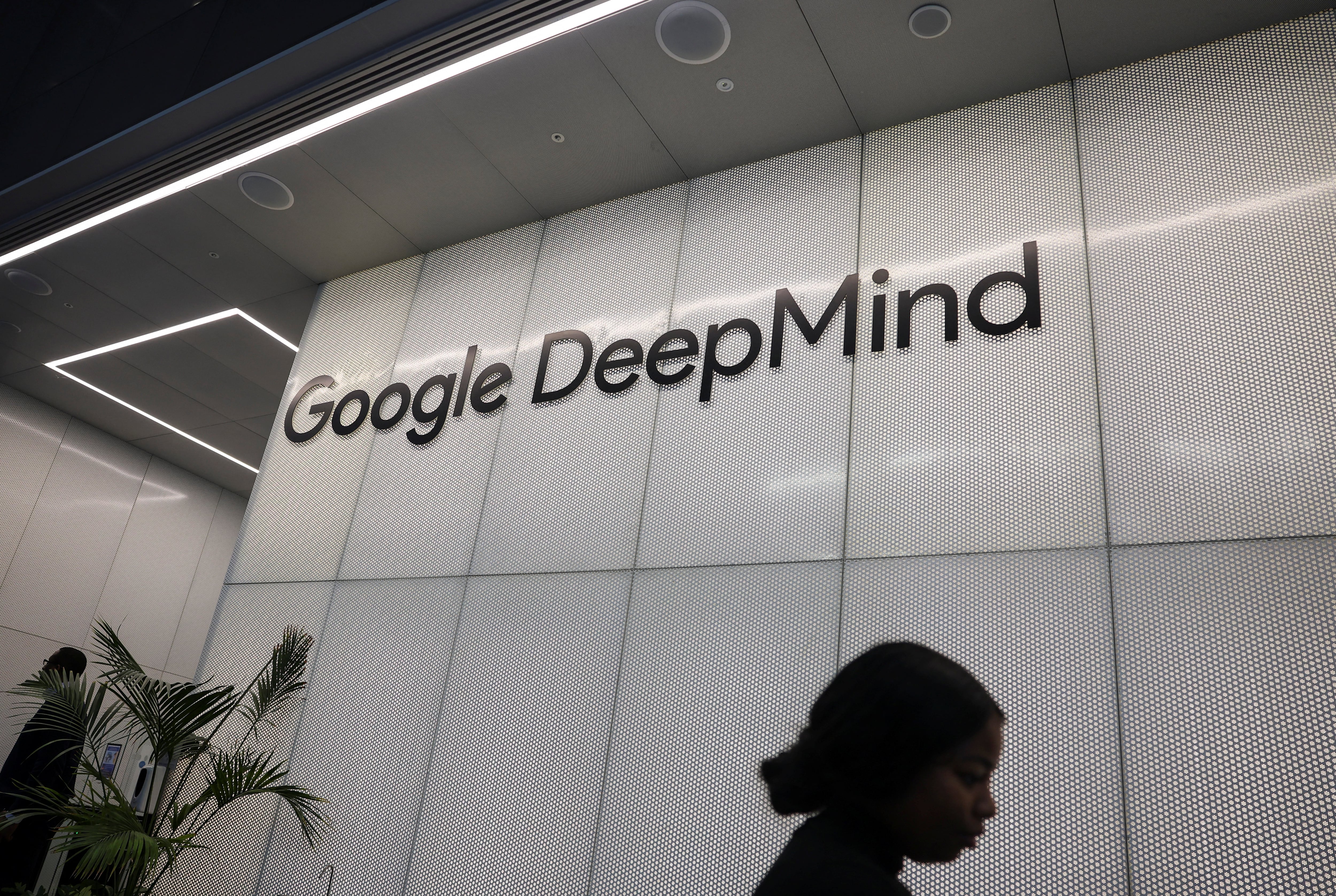 Extrabajadores de Google DeepMind fundan una startup que podría llegar a valer 4.000 millones de dólares. REUTERS/Toby Melville