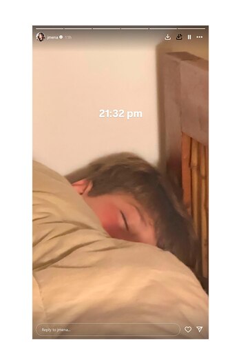 Cansado, Momo se fue a descansar temprano luego de una jornada llena de diversión