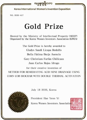 Certificado en inglés con membrete, texto centrado, lista de nombres, sello circular dorado y sello cuadrado rojo en la base