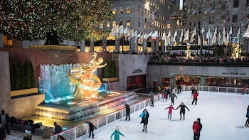 La pista de hielo de Rockefeller Center cumple 90 años y estrena un edificio de recepción, salones privados y servicios VIP