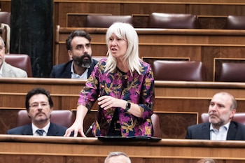 11/06/2026 La diputada de Junts, Marta Madrenas, toma posesión durante un pleno en el Congreso de los Diputados, a 11 de junio de 2026, en Madrid (España). El Pleno del Congreso debate y vota hoy la denominada 'pasarela al RETA', una reforma para que los profesionales integrados en mutualidades alternativas al Régimen de Autónomos trasladar sus aportaciones al sistema público de la Seguridad Social. La medida se presenta con interrogantes abiertos sobre sus efectos en la igualdad entre cotizantes y el equilibrio del sistema además de las dudas sobre el coste de la medida.
POLITICA
César Vallejo Rodríguez - Europa Press