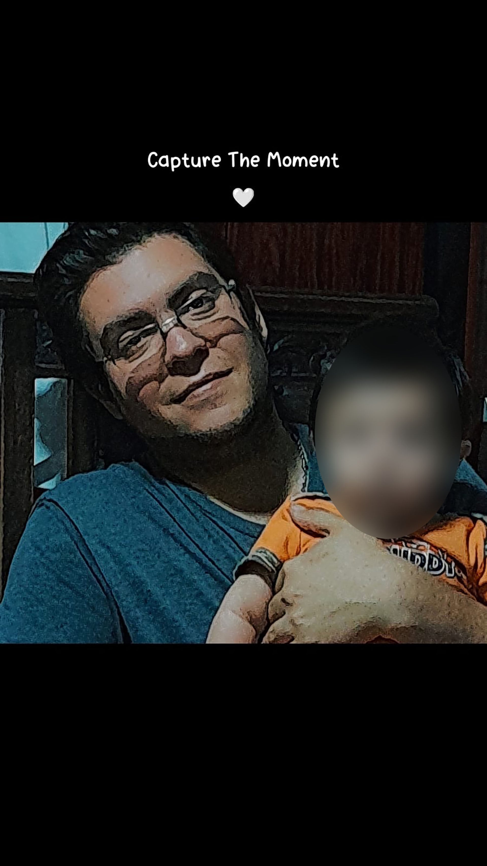 Agustín junto a su bebé, que actualmente tiene 9 meses
