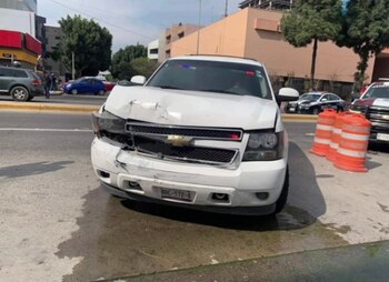 La camioneta tipo Tahoe intento