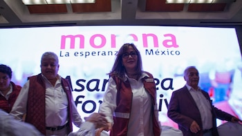 Yeidckol Polevnsky se lanza contra