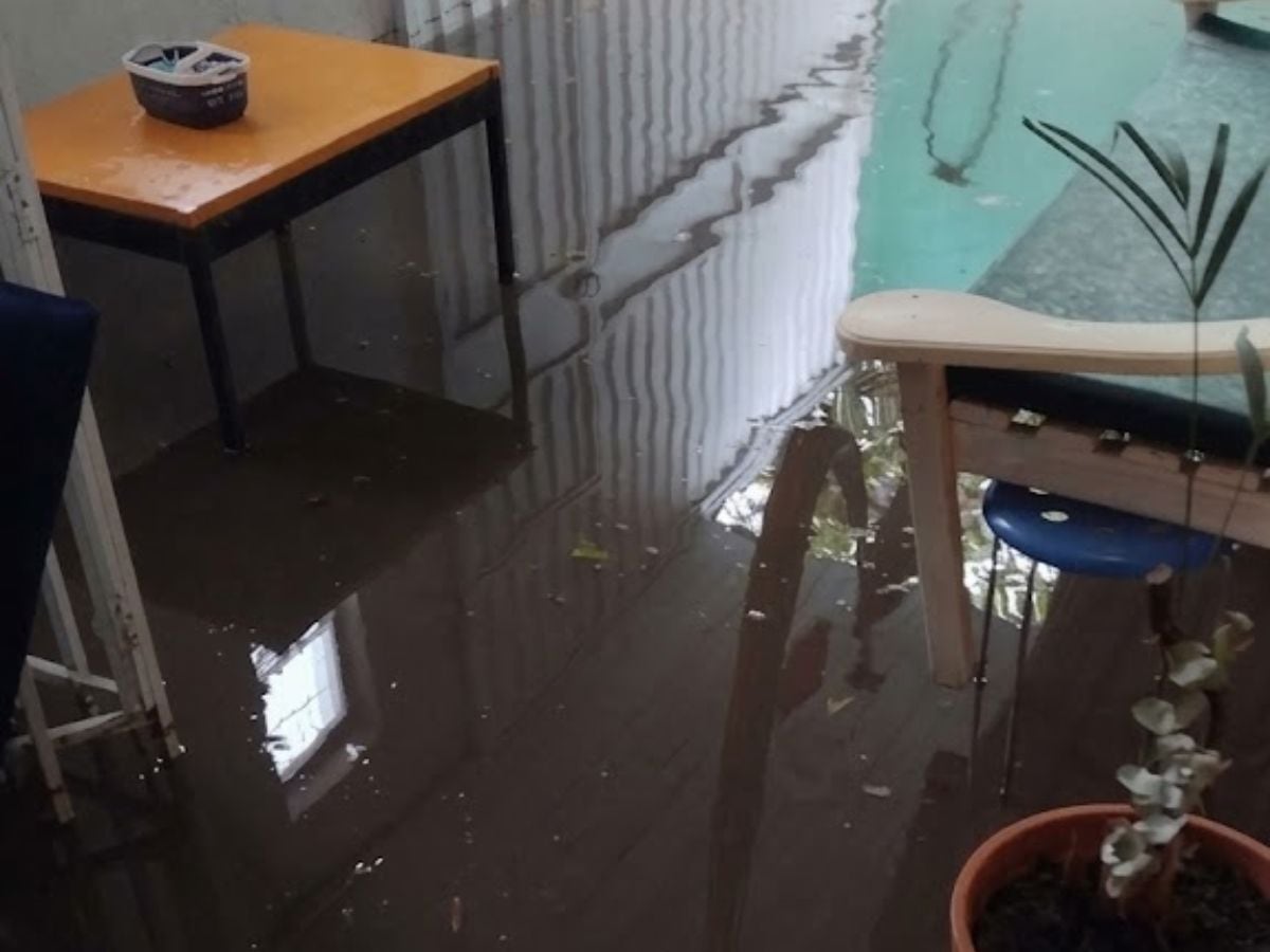 El agua ingresó a varias viviendas de la residencial La Cañada. (Foto: Redes sociales)