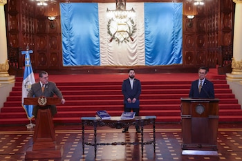 De izq. a der. Bernardo