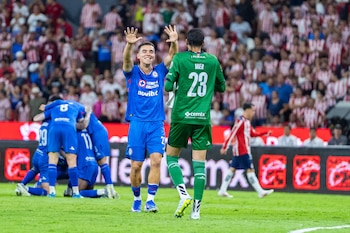 Mier y Charly Rodríguez celebran el pase a la Final tras vencer a Chivas. (Pavel Alcaraz / EMX ImageStudio Sport)