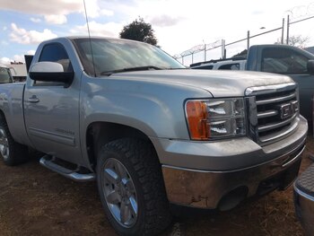 En los límites entre Reynosa y Río Bravo fueron decomisadas dos camionetas que transportaban droga (Foto: Especial)