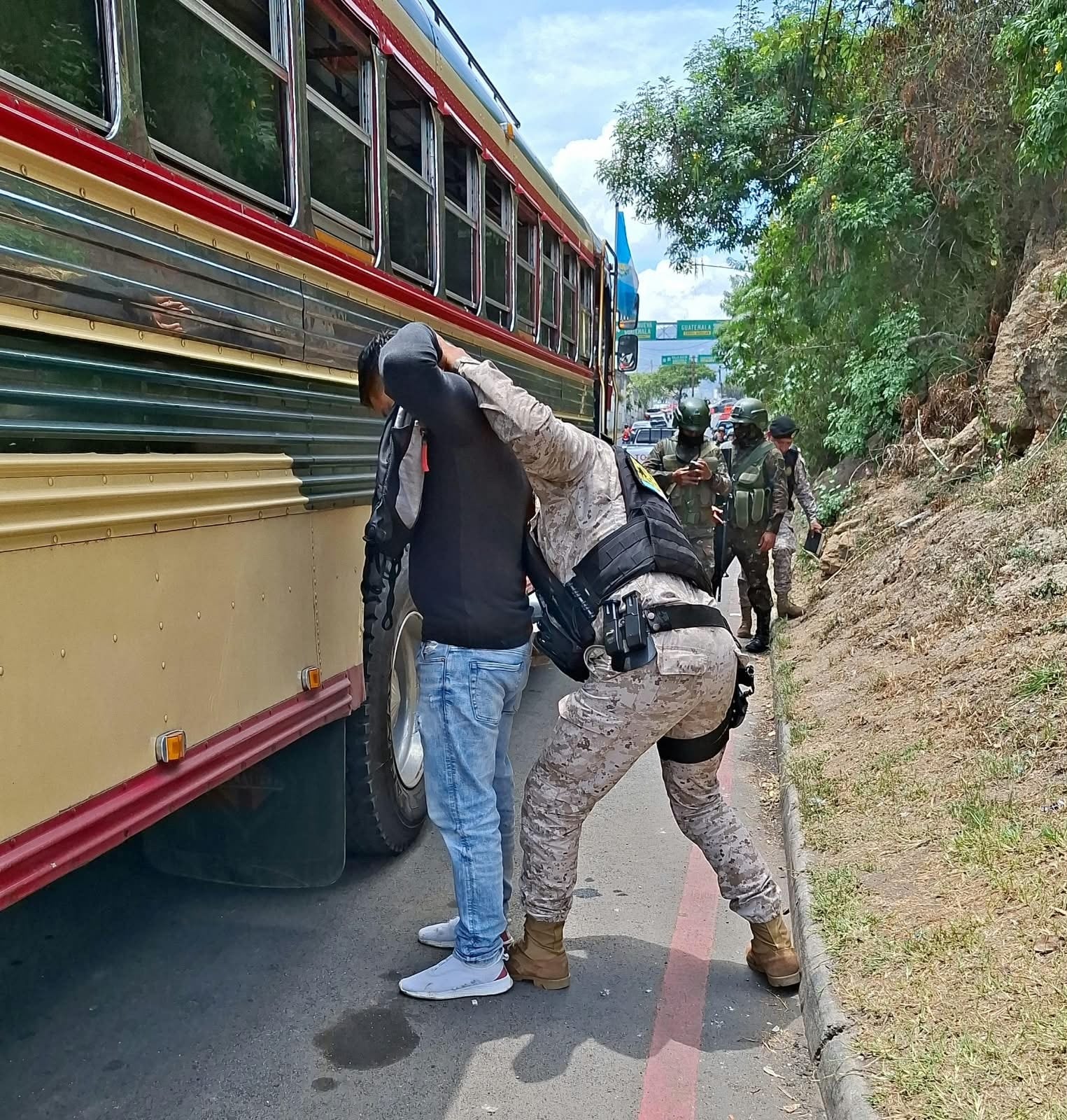 Guatemala intensificó los operativos de seguridad en 2026 y las autoridades reportaron más de 6 mil allanamientos a nivel nacional. (PNC de Guatemala)