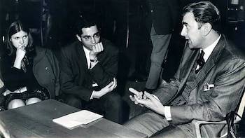 Sacheri, a la derecha, en