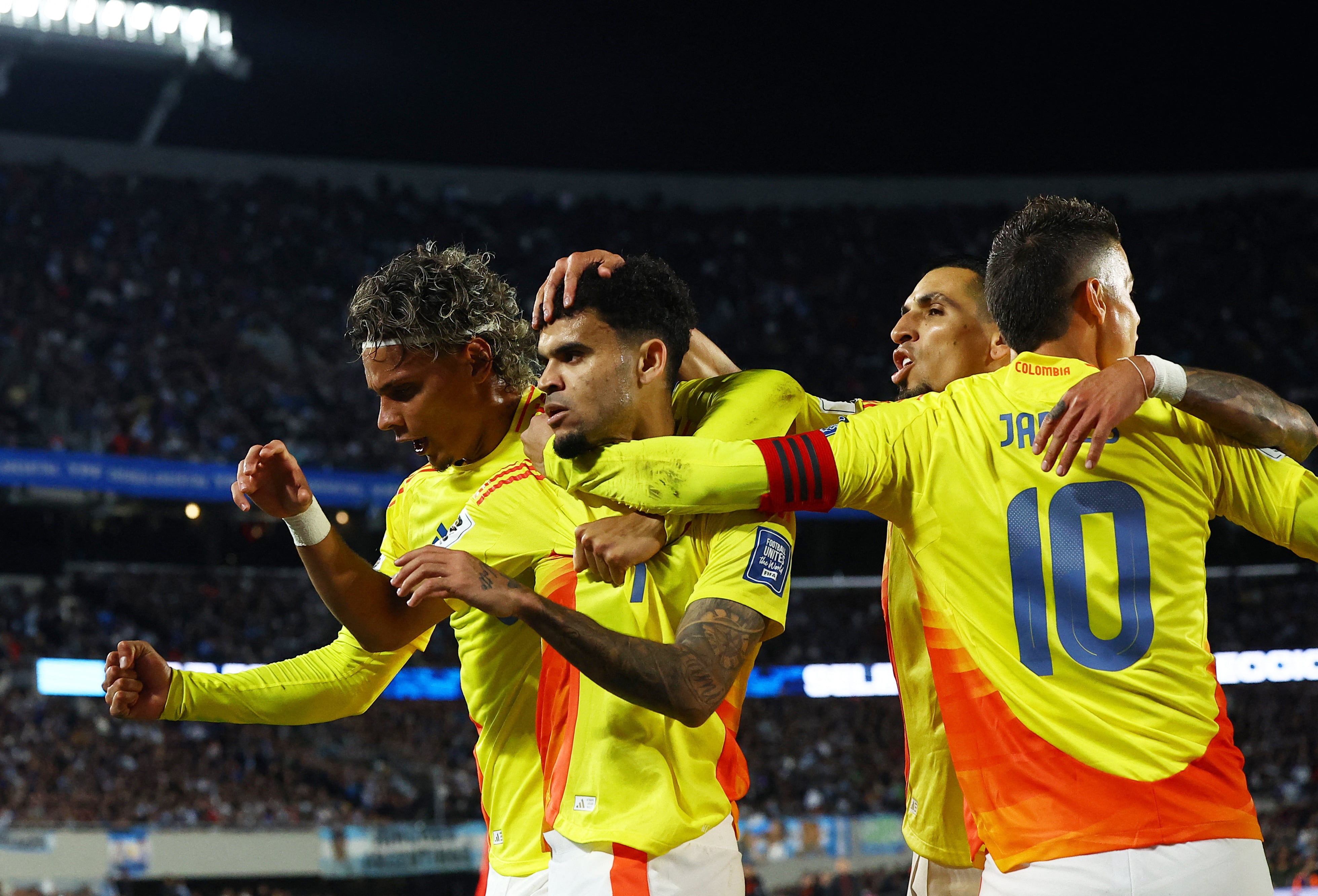 La selección Colombia ocupa el sexto puesto, último lugar con cupo directo al Mundial, en la tabla de la Elimiantoria Sudamericana - crédito REUTERS/Agustin Marcarian