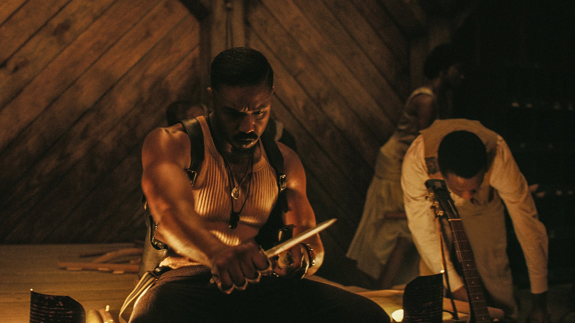 La película, dirigida por Ryan Coogler y protagonizada por Michael B. Jordan, se ambienta en la Misisipi de la Ley Seca. (Max)