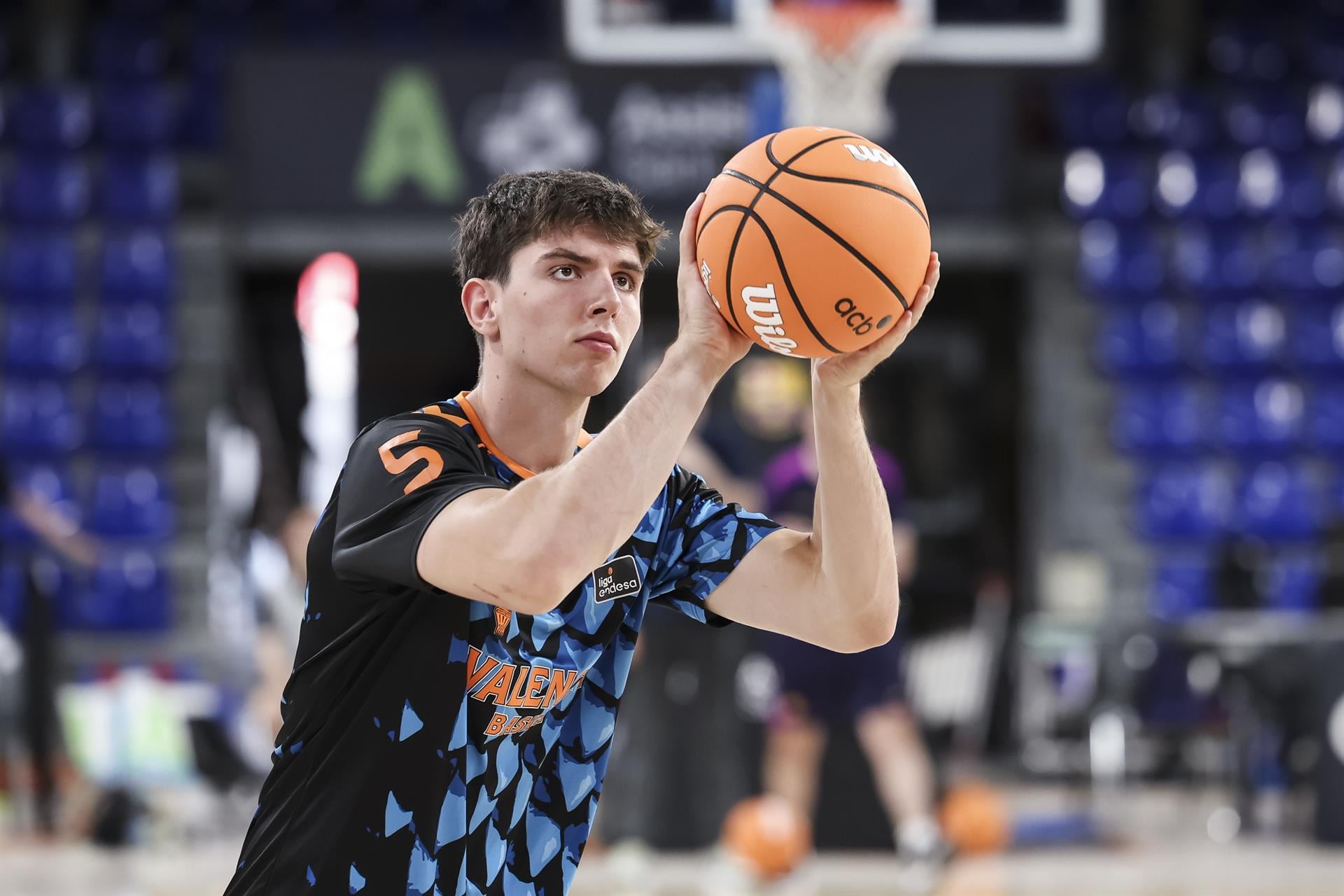 De Larrea se estrena como anotador con los Mavericks pero tropieza con Wembanyama
