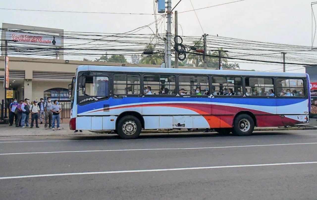 El sector del transporte colectivo señaló que los empresarios ya asumen múltiples sanciones administrativas y económicas ante cada siniestro. (Cortesía: Asamblea Legislativa)