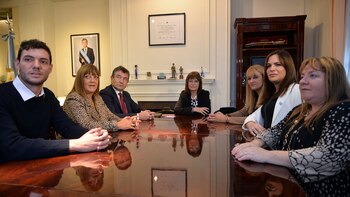 Analia Pasantino junto a Patricia