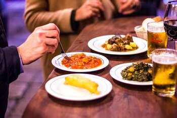 Tapas en la barra de